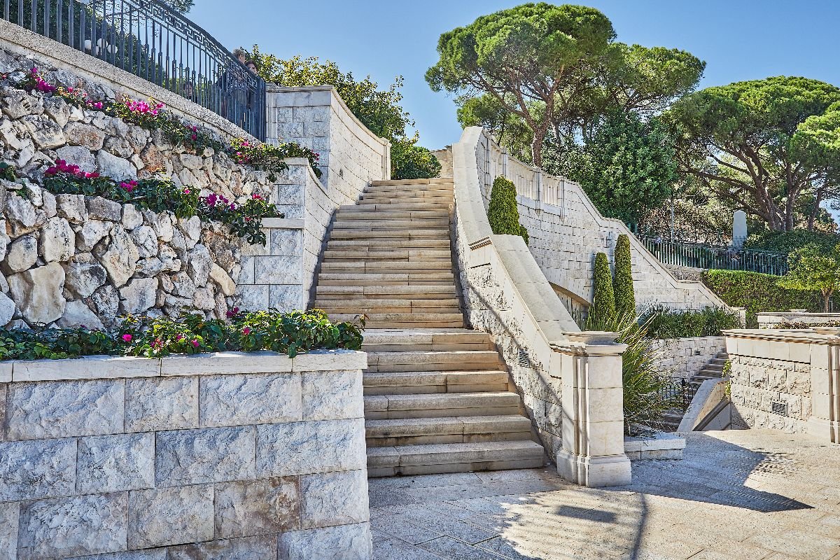 Custom patios, outdoor stairs, and walkways built with quality materials to enhance outdoor living spaces and functionality.